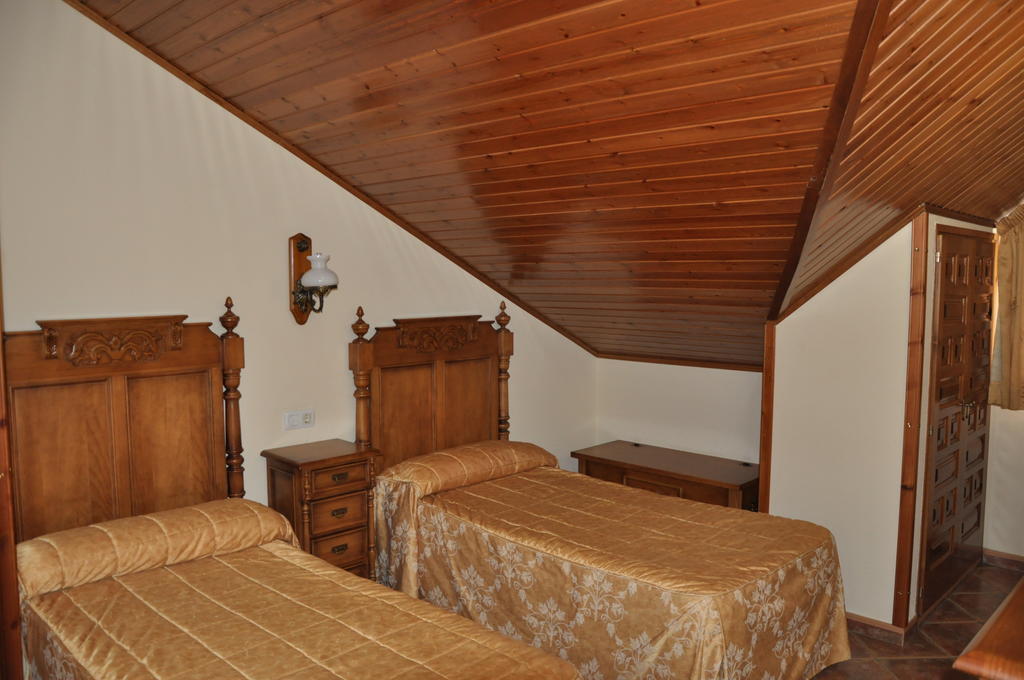 Hostal La Font Os de Civís Exterior photo